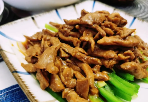 京酱肉丝，黑椒牛肉炒杏鲍菇，蚝油炒菜心(图1)